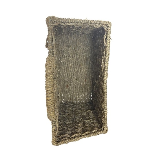 Rustic Woven Wall Hanging Storage Basket Magazine and Mail Organizer in Beige - Picture 10 of 10